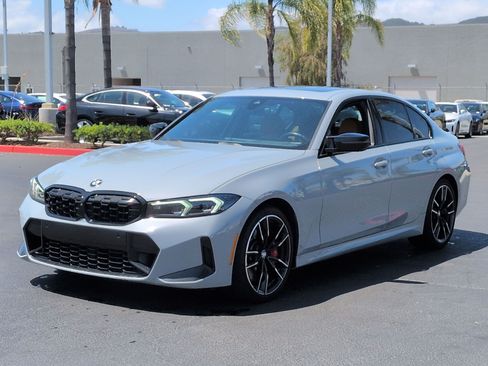 Used 2023 BMW M340i RWD image 5