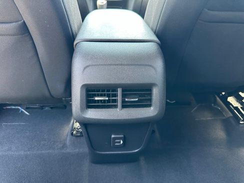 Used 2020 Chevrolet Equinox LT w/ Driver Convenience Package AWD/4WD image 21