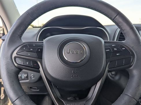 Used 2022 Jeep Cherokee Trailhawk w/ Premium Leather Package AWD/4WD image 24