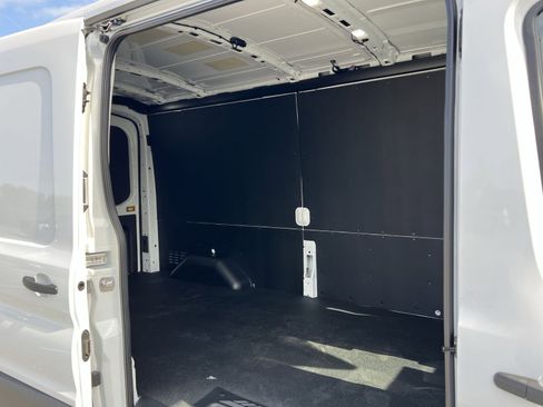 New 2026 Ford Transit 250 148 Medium Roof image 22
