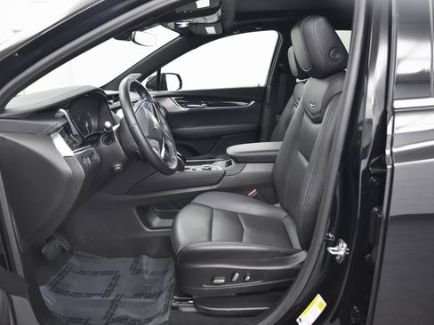 Certified 2025 Cadillac XT5 Premium Luxury image 10