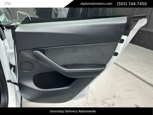 Used 2023 Tesla Model Y Long Range image 25