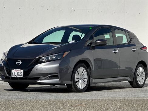 Used 2023 Nissan Leaf S image 8