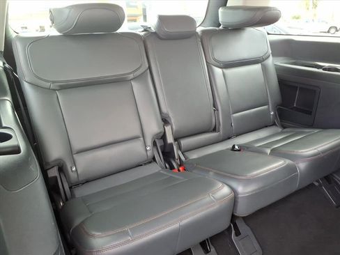 Certified 2025 Ford Expedition Active image 16