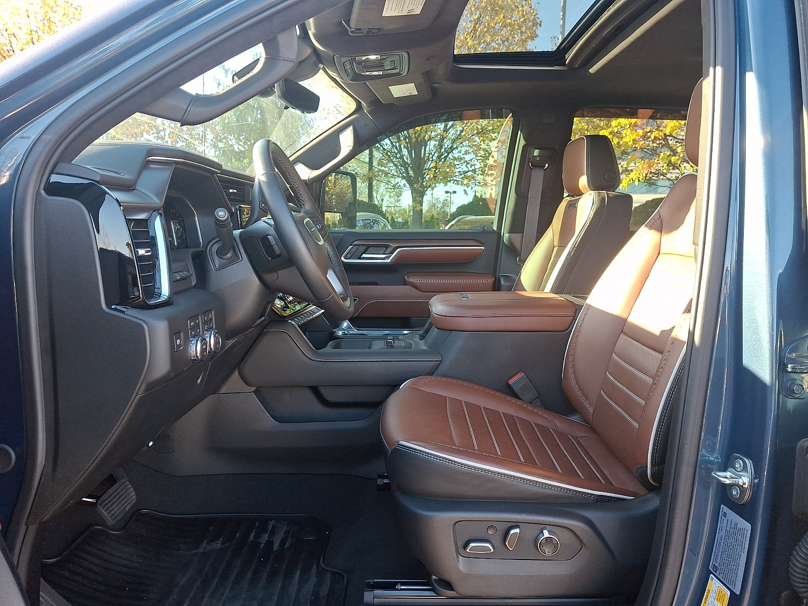 Used 2026 GMC Sierra 3500 Denali Ultimate AWD/4WD image 13