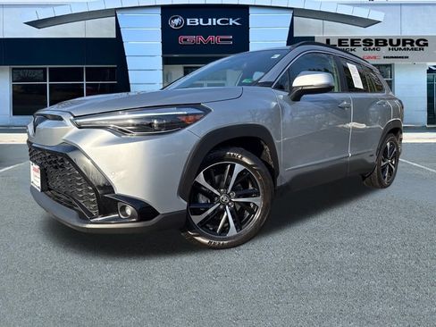 Used 2024 Toyota Corolla Cross XSE w/ Convenience Package image 3