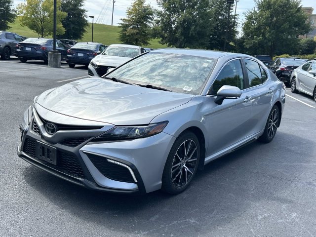 Used 2024 Toyota Camry SE FWD image 8