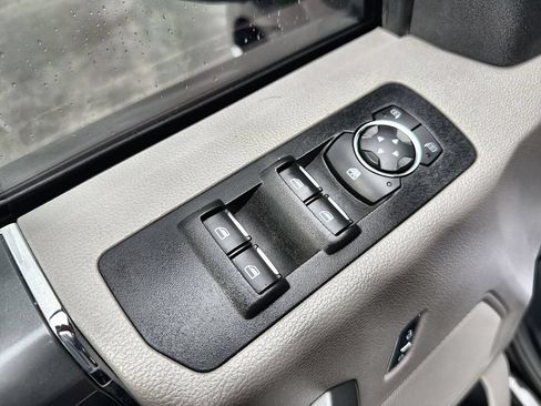 Used 2018 Ford F150 XLT w/ Equipment Group 302A Luxury AWD/4WD image 15