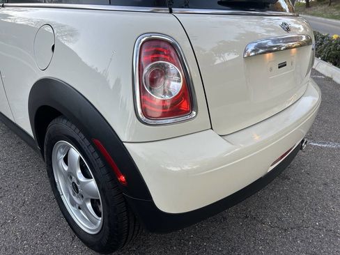 Used 2011 MINI Cooper Hardtop image 10