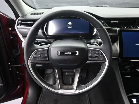 Used 2023 Jeep Grand Cherokee Limited AWD/4WD image 21