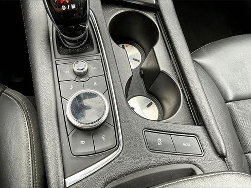 Used 2020 Cadillac XT6 Premium Luxury image 32