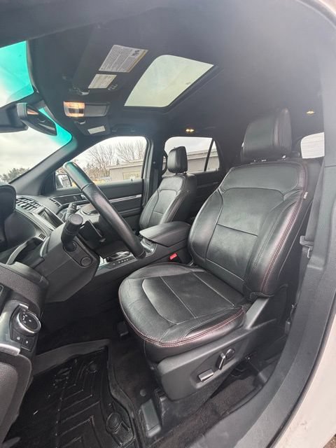 Used 2018 Ford Explorer Sport AWD/4WD image 10