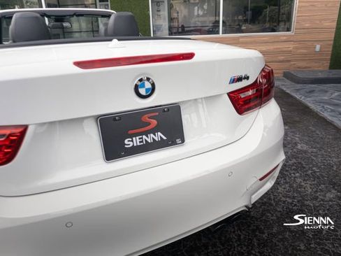 Used 2017 BMW M4 Convertible image 21