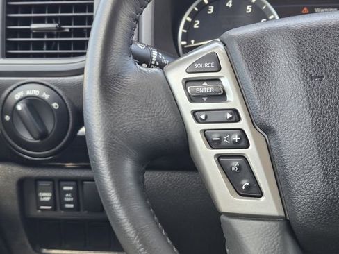 Used 2024 Nissan Titan SV w/ SV Convenience Package RWD image 26