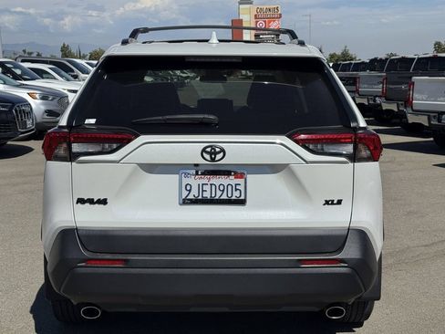 Used 2023 Toyota RAV4 XLE Premium FWD image 6