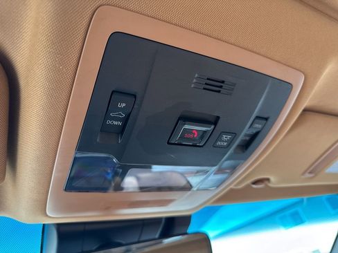 Used 2022 Lexus ES 300h Ultra Luxury w/ Accessory Package 2 FWD image 26