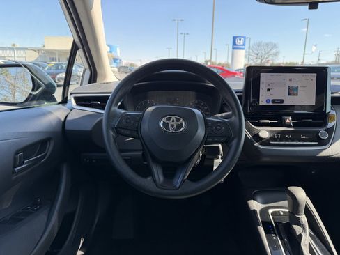 Used 2024 Toyota Corolla LE image 19