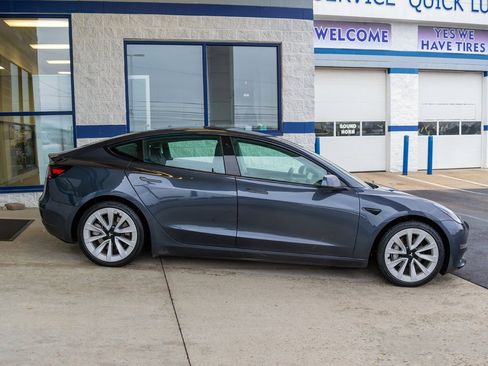 Used 2021 Tesla Model 3 Long Range image 3