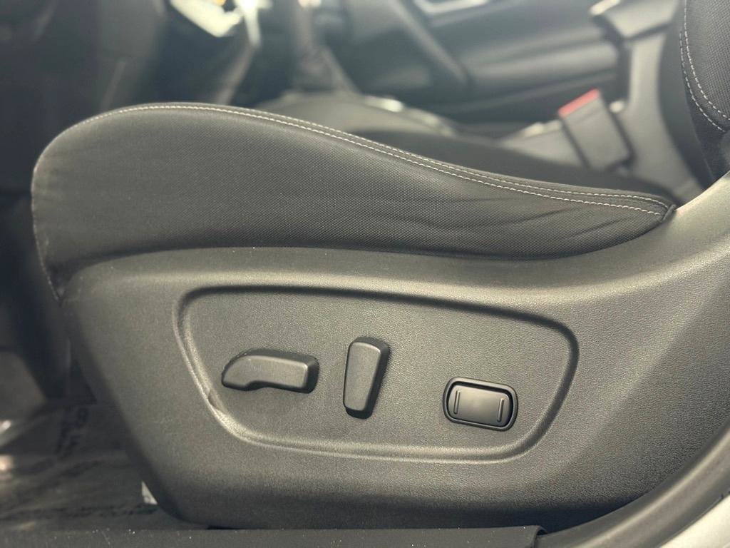 Used 2017 Nissan Rogue SV AWD/4WD image 27
