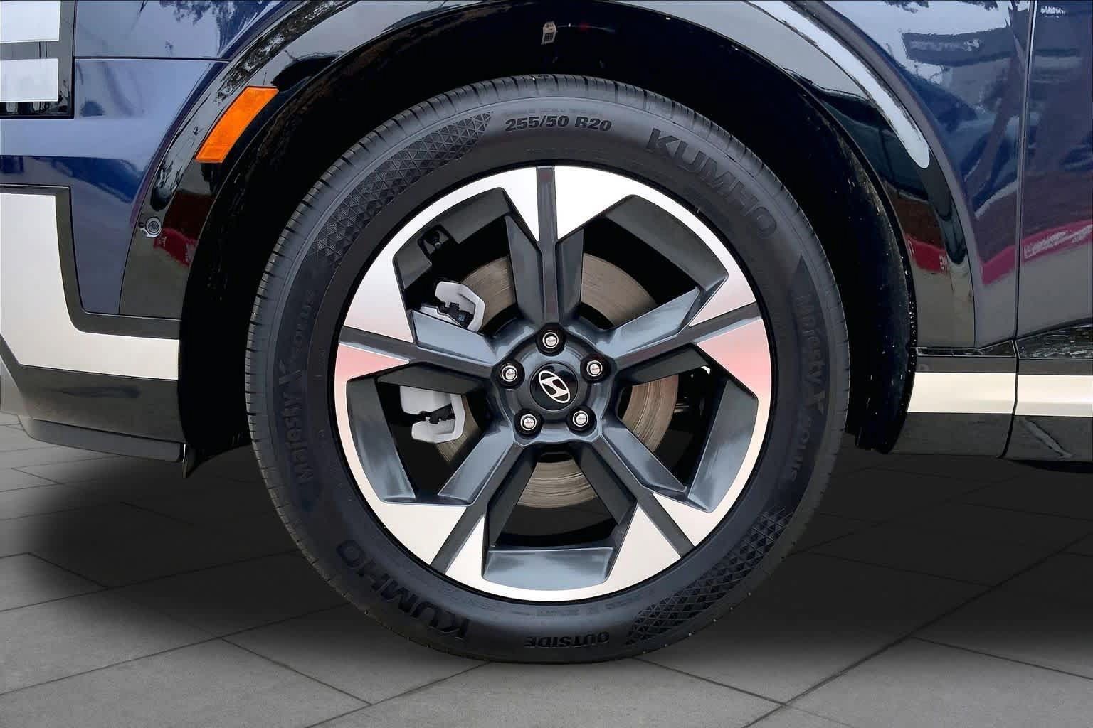 Used 2026 Hyundai Palisade Limited AWD/4WD image 11