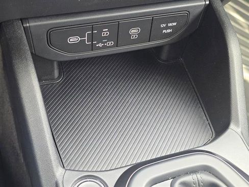 Used 2025 Kia K4 LX image 22