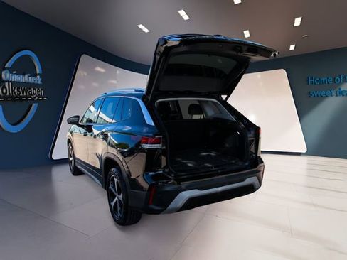 Certified 2025 Volkswagen Tiguan SE image 38