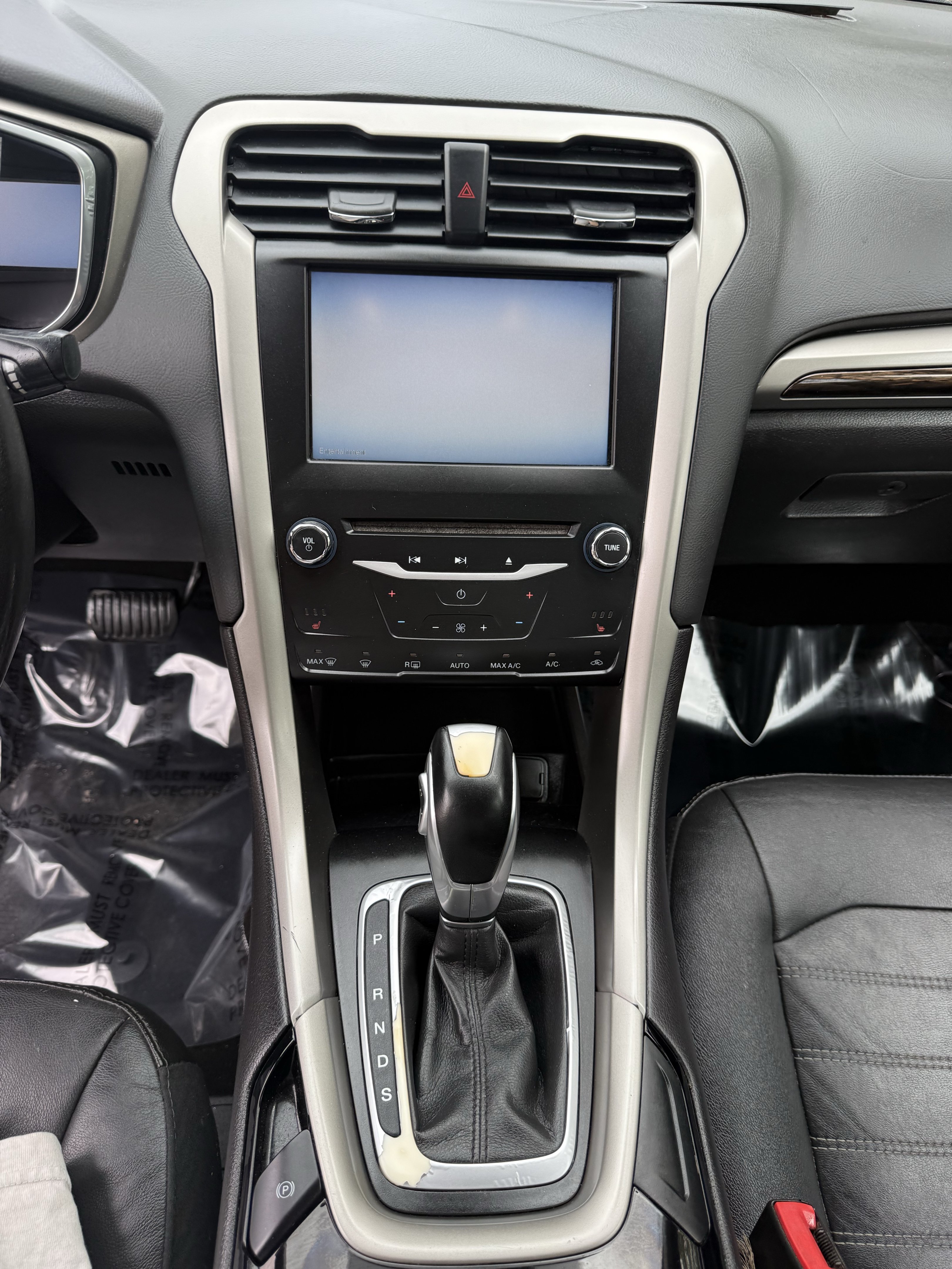 Used 2014 Ford Fusion SE w/ Equipment Group 202A FWD image 15