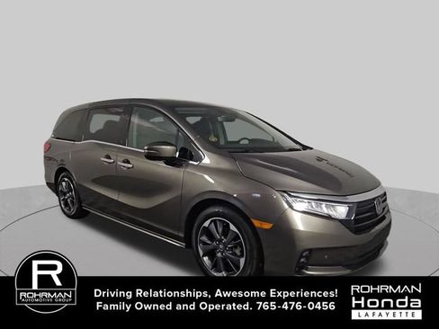 Used 2023 Honda Odyssey Elite image 2