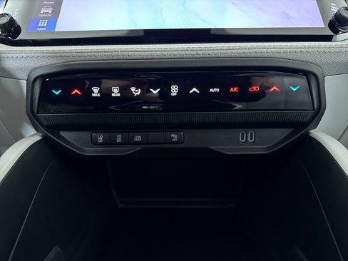 New 2026 Jeep Cherokee Laredo image 25