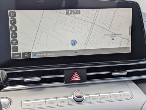 Used 2025 Hyundai Elantra Limited FWD image 12