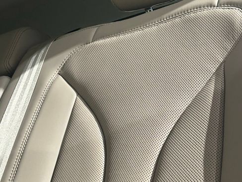 Used 2023 Lincoln Nautilus Reserve AWD/4WD image 46