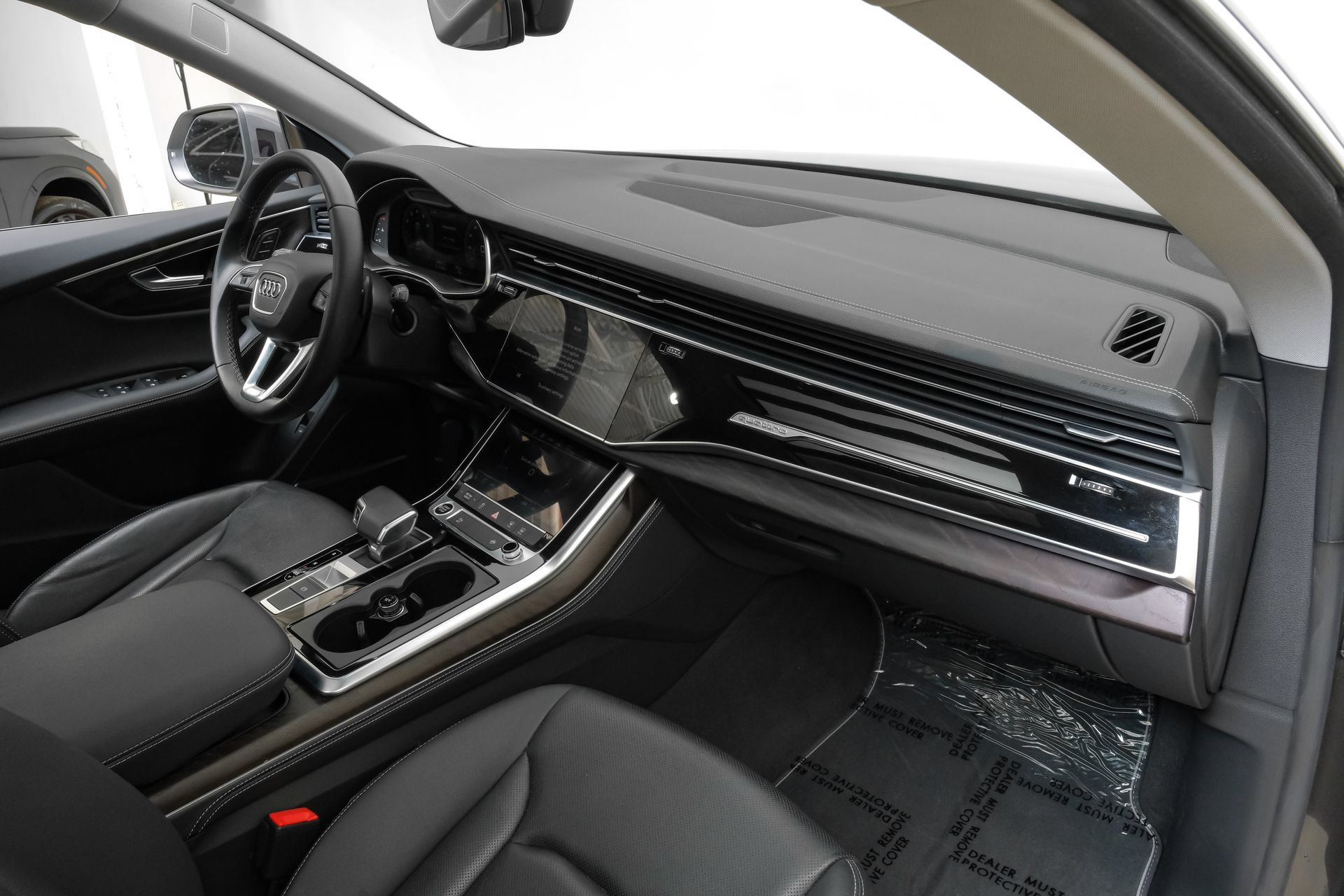 Used 2023 Audi Q8 Premium Plus w/ Premium Plus Package AWD/4WD image 15