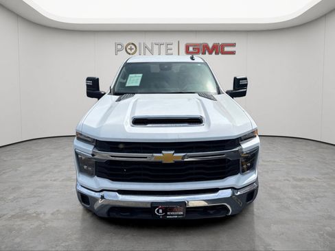 Used 2024 Chevrolet Silverado 2500 LT AWD/4WD image 2