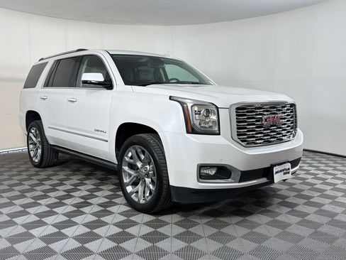 Used 2020 GMC Yukon Denali w/ Denali Premium Package RWD image 7