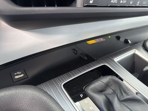 Certified 2025 Toyota Sienna XLE image 13