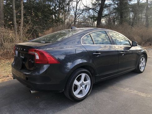 Used 2013 Volvo S60 T5 image 4