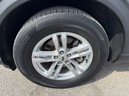 Used 2023 Ford Explorer XLT w/ Equipment Group 202A RWD image 2