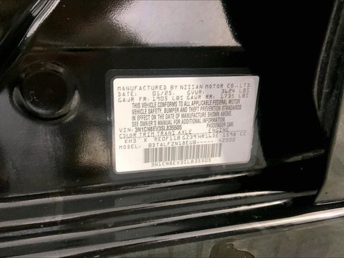 Used 2025 Nissan Versa SV FWD image 31