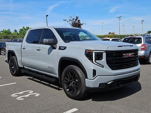 Used 2024 GMC Sierra 1500 Elevation AWD/4WD image 1