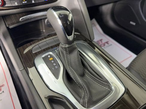 Used 2019 Buick Regal Preferred w/ Driver Confidence Package I image 22