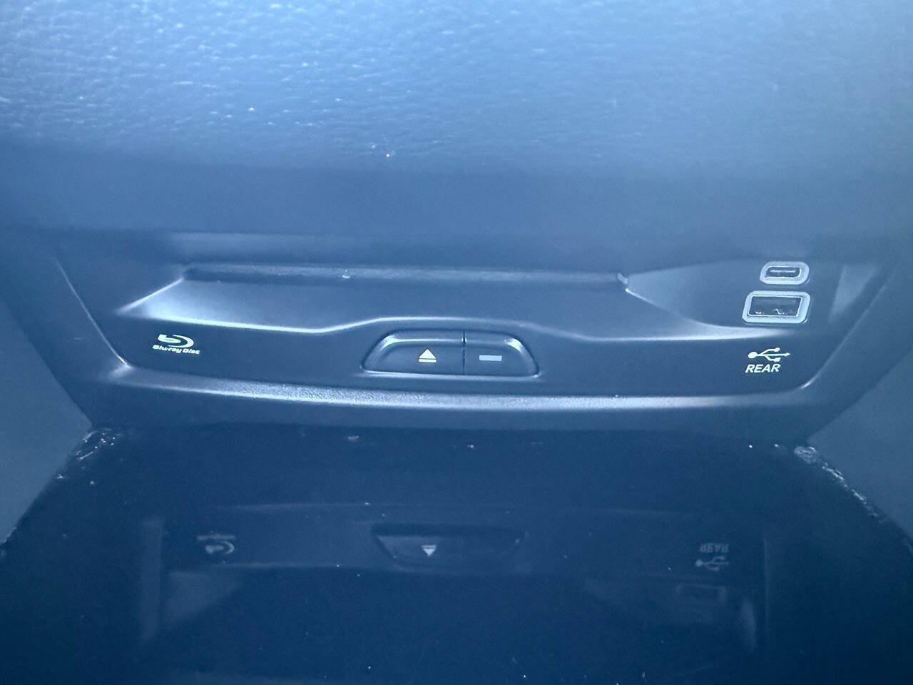 Used 2023 Chrysler Pacifica Limited w/ Uconnect Theater Family Group AWD/4WD image 42