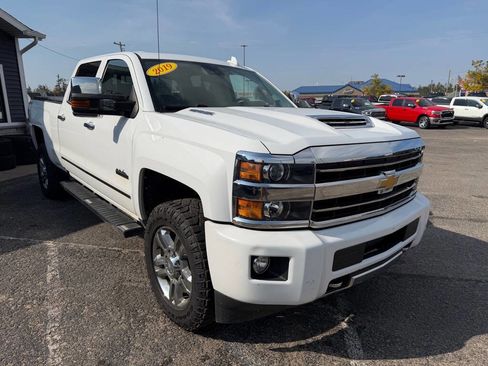 Used 2019 Chevrolet Silverado 2500 High Country w/ Duramax Plus Package image 7