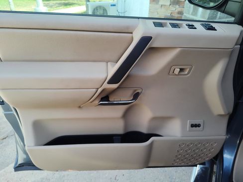 Used 2010 Nissan Titan LE image 15