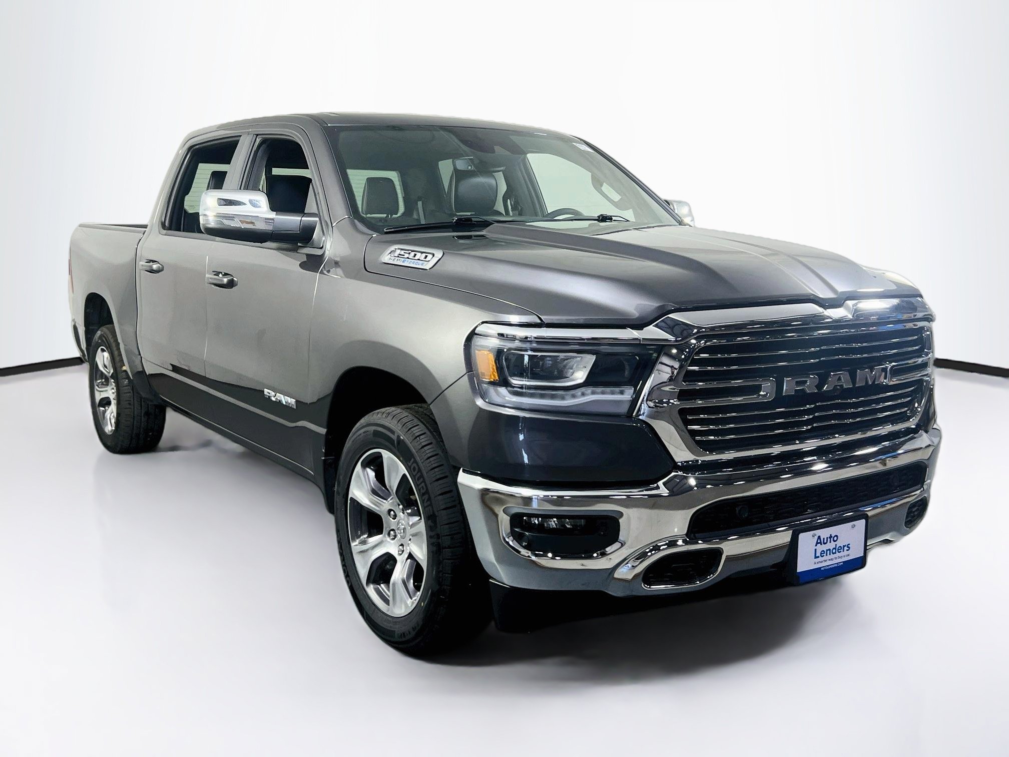 Used 2023 RAM 1500 Laramie AWD/4WD image 3