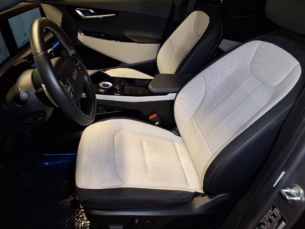 Used 2024 Kia EV6 GT-Line w/ GT-Line White Seat Package RWD image 13