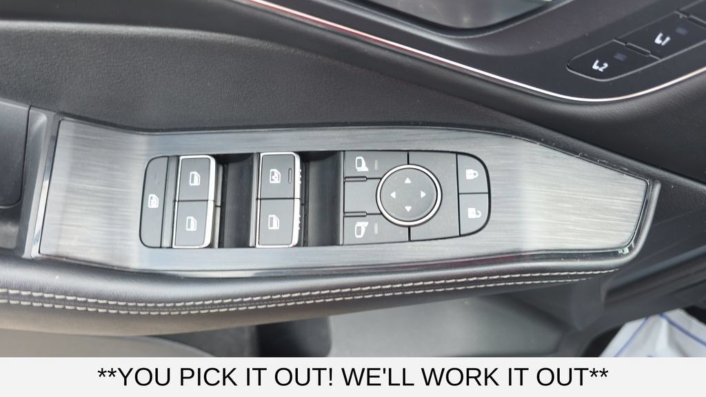 Used 2023 Nissan Rogue Platinum w/ Platinum Premium Package FWD image 11