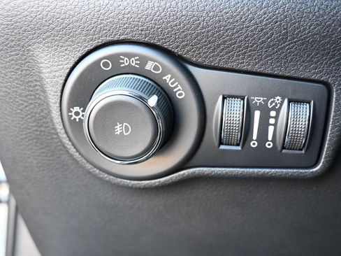 New 2026 Jeep Compass Latitude image 17