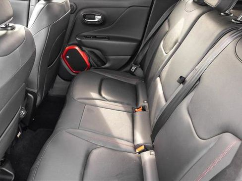 Used 2019 Jeep Renegade Trailhawk AWD/4WD image 26
