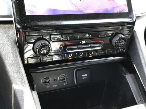 Used 2023 Jeep Grand Cherokee Limited AWD/4WD image 12
