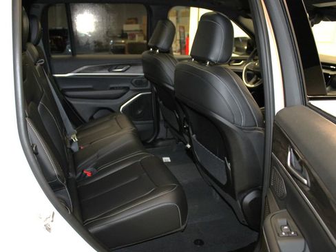 New 2026 Jeep Grand Cherokee Limited image 30